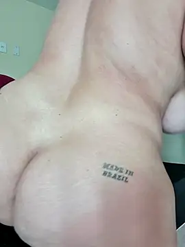 Escarlate4you  online show from 4, 4, 2026