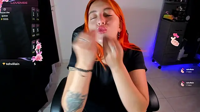 Snapshot of Violetaarey chatting on 16, 6, 2026 Violetaarey online show from 16, 6, 2026