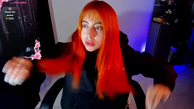 Snapshot of Violetaarey chatting on 18, 6, 2026 Violetaarey online show from 18, 6, 2026