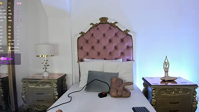 Mara Betancurt online show from 20, 12, 2025