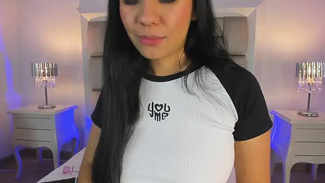 Mara Betancurt online show from 18, 1, 2025