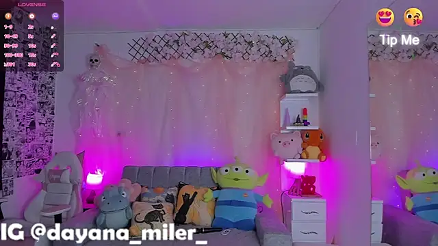 Snapshot of _dayana_miler chatting on 27, 10, 2025 dayana miler online show from 27, 10, 2025