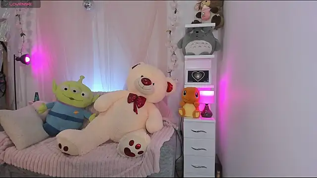 Snapshot of _dayana_miler chatting on 13, 7, 2026 dayana miler online show from 13, 7, 2026