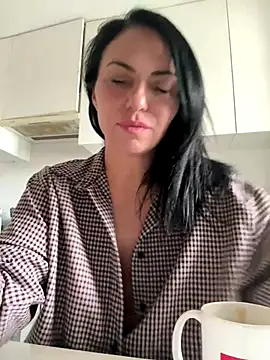KimKelly13 online show from 3, 10, 2025