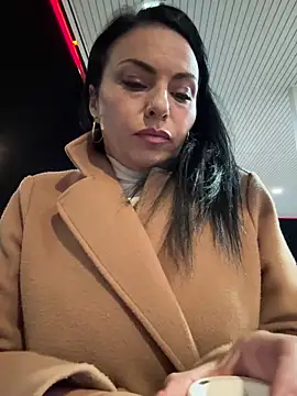 KimKelly13 online show from 4, 3, 2026