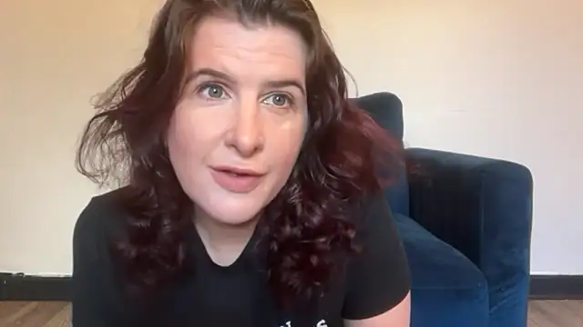 Snapshot of AshleyCox chatting on 7, 5, 2026 AshleyCox online show from 7, 5, 2026