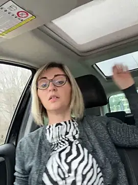 sexy blondie92 online show from 4, 3, 2026