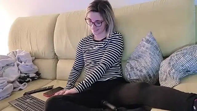 sexy blondie92 online show from 18, 3, 2026