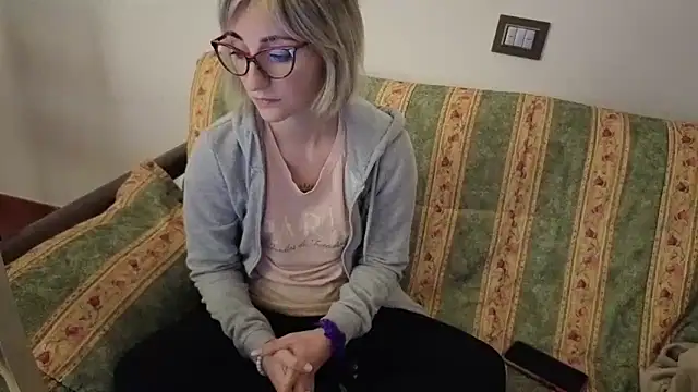 sexy blondie92 online show from 28, 4, 2026