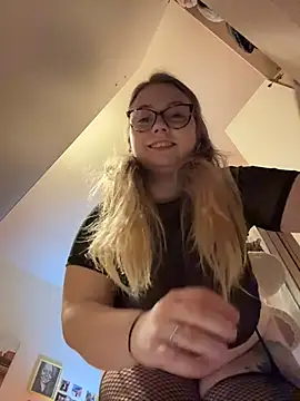 chloetarducci online show from 23, 2, 2026