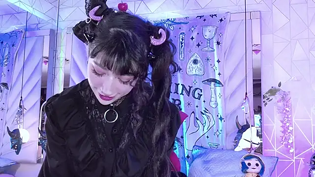 zephirahabney online show from 2, 11, 2025