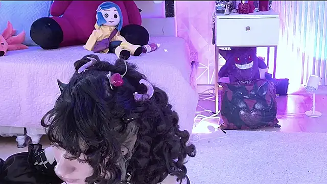 zephirahabney online show from 8, 11, 2025