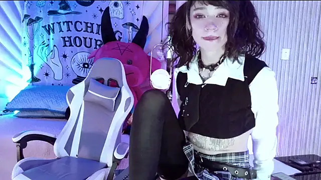 zephirahabney online show from 6, 11, 2025