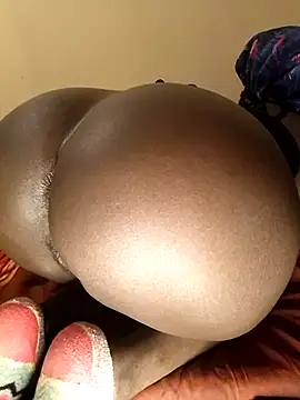 Misskhalifa  online show from 30, 11, 2025