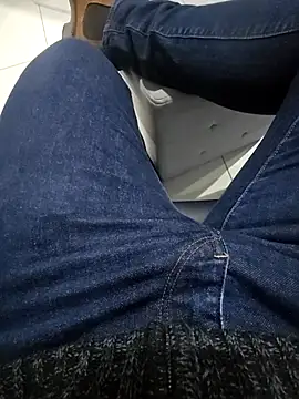 Snapshot of RIP_Curl chatting on 24, 11, 2025 RIP Curl online show from 24, 11, 2025