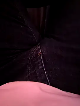 Snapshot of RIP_Curl chatting on 20, 10, 2025 RIP Curl online show from 20, 10, 2025