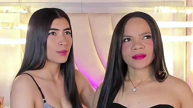 Snapshot of siara_and_zoe chatting on 2, 6, 2026 siara and zoe online show from 2, 6, 2026