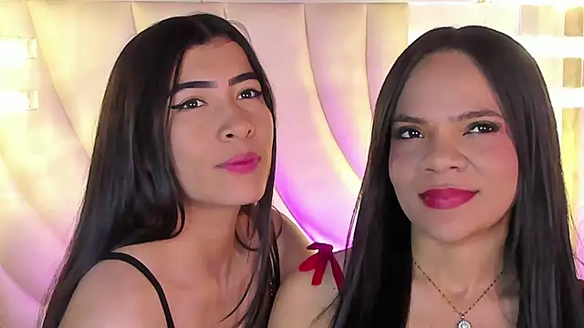 Snapshot of siara_and_zoe chatting on 27, 6, 2026 siara and zoe online show from 27, 6, 2026