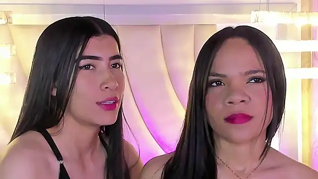Snapshot of siara_and_zoe chatting on 24, 6, 2026 siara and zoe online show from 24, 6, 2026