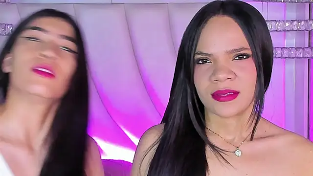 Snapshot of siara_and_zoe chatting on 25, 4, 2026 siara and zoe online show from 25, 4, 2026