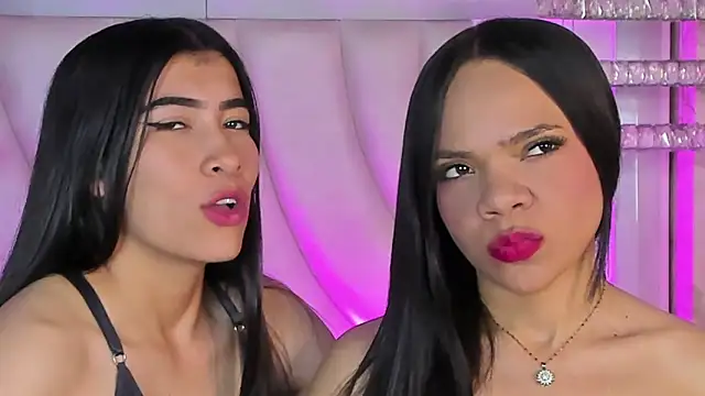 Snapshot of siara_and_zoe chatting on 28, 5, 2026 siara and zoe online show from 28, 5, 2026