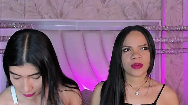 Snapshot of siara_and_zoe chatting on 5, 5, 2026 siara and zoe online show from 5, 5, 2026