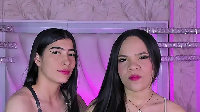 Snapshot of siara_and_zoe chatting on 7, 5, 2026 siara and zoe online show from 7, 5, 2026