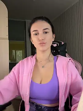 Julietta a online show from 27, 10, 2025