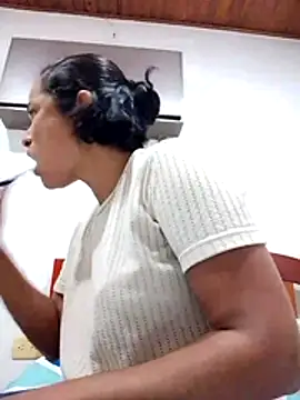 GiveLove1 online show from 8, 2, 2026