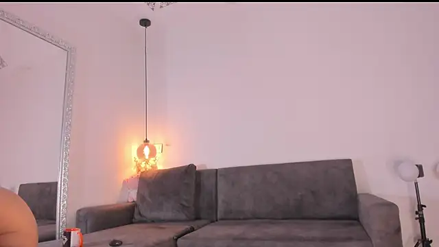 Isabella francoo online show from 4, 11, 2025