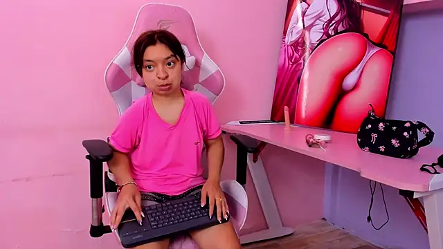 CharlotteMuller online show from 14, 4, 2026