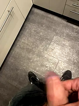 Edosxxl online show from 6, 11, 2025