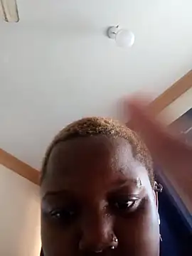 queennapal online show from 21, 4, 2026