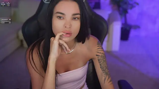 Snapshot of Tina_Breeze chatting on 6, 6, 2026 Tina Breeze online show from 6, 6, 2026