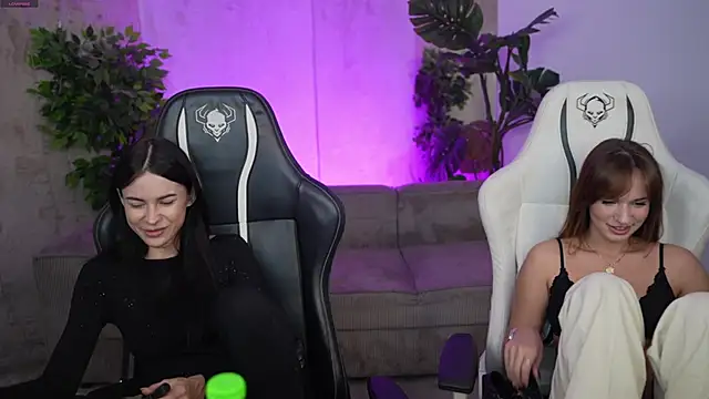 Tina Breeze online show from 9, 10, 2025