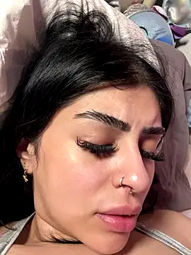 ThickerThanYoBitch online show from 13, 10, 2025