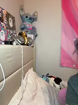 ThickerThanYoBitch online show from 4, 3, 2026