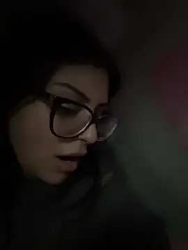 ThickerThanYoBitch online show from 17, 5, 2026