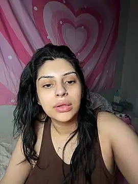 ThickerThanYoBitch online show from 25, 4, 2026