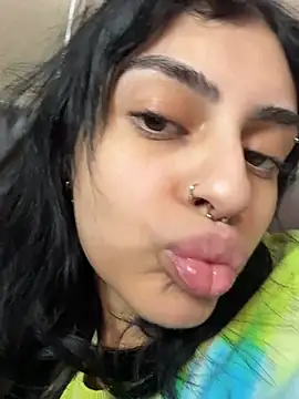 ThickerThanYoBitch online show from 15, 11, 2025