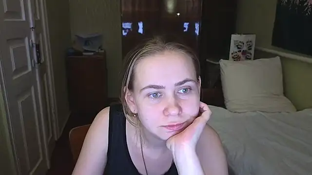 Riley Roo online show from 5, 2, 2025