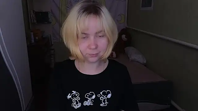 Snapshot of Riley_Roo chatting on 3, 4, 2026 Riley Roo online show from 3, 4, 2026