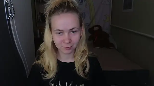 Snapshot of Riley_Roo chatting on 28, 3, 2026 Riley Roo online show from 28, 3, 2026