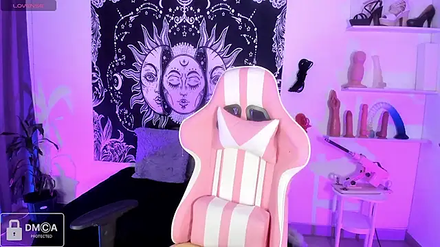 Violet-Queen online show from 2, 7, 2026