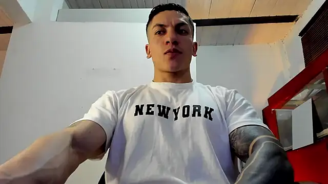 Snapshot of aquiles_51 chatting on 8, 11, 2025 aquiles 51 online show from 8, 11, 2025