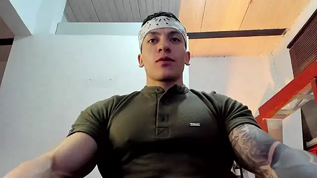 Snapshot of aquiles_51 chatting on 5, 11, 2025 aquiles 51 online show from 5, 11, 2025