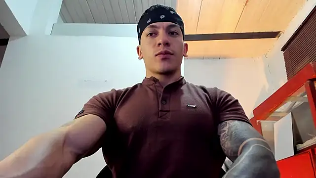 Snapshot of aquiles_51 chatting on 17, 10, 2025 aquiles 51 online show from 17, 10, 2025