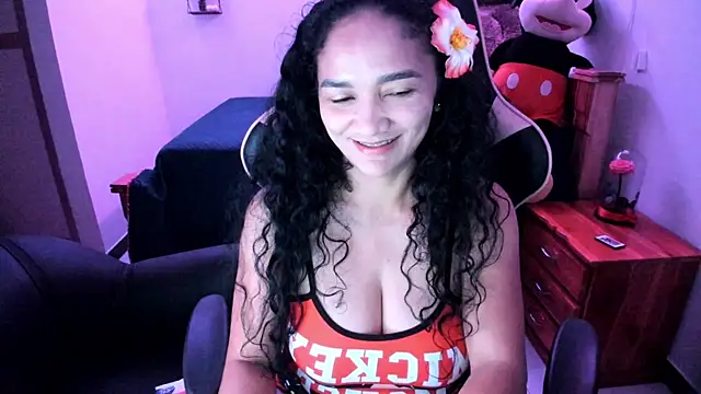 Snapshot of rayza_mature_154 chatting on 30, 6, 2026 rayza mature 154 online show from 30, 6, 2026