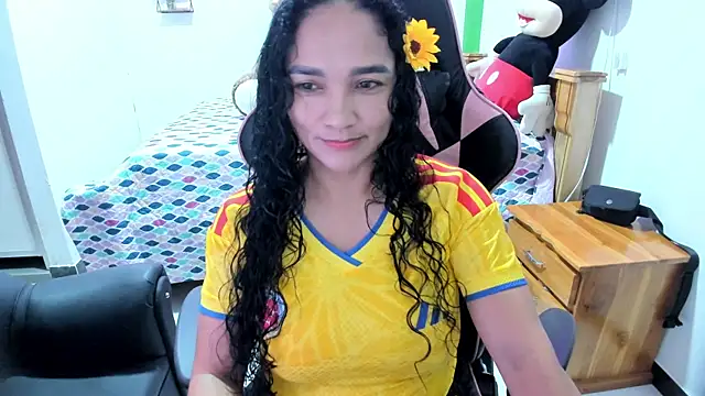 Snapshot of rayza_mature_154 chatting on 7, 6, 2026 rayza mature 154 online show from 7, 6, 2026