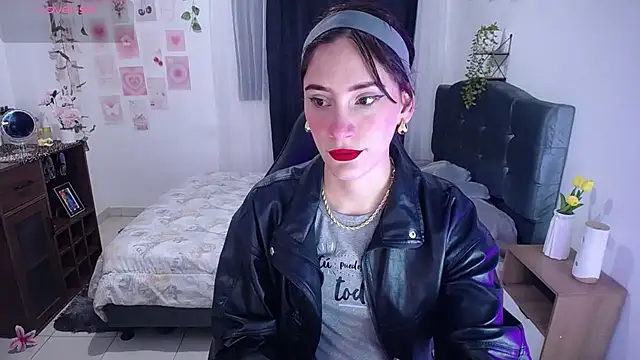 Snapshot of IsaBaileys_ chatting on 15, 7, 2026 IsaBaileys online show from 15, 7, 2026